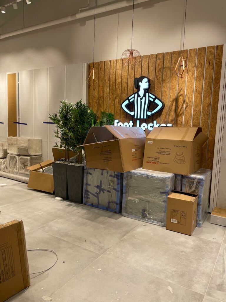 Ekspozycje przygotowane do transportu – etap, który realnie wpływa na koszt projektu