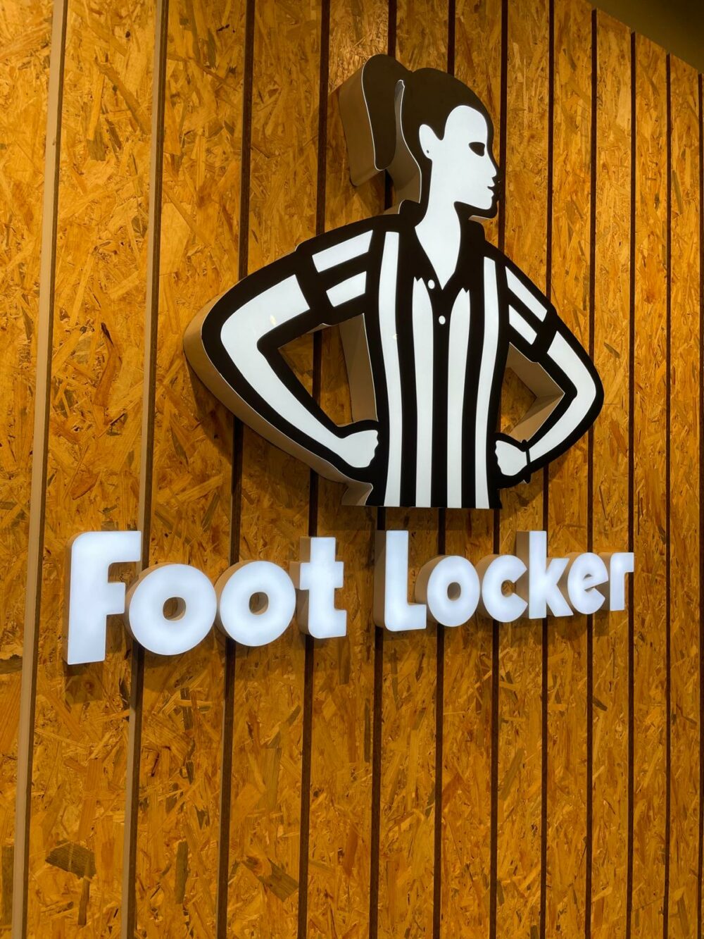 Ile trwa produkcja ekspozytora POS? Realny timeline i etapy projektu