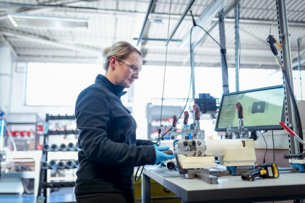 Dlaczego większość projektów POS nie jest zoptymalizowana produkcyjnie (i kto za to płaci)?