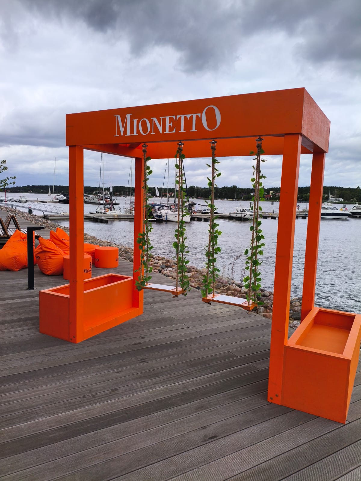 Strefa marki Mionetto | Branded outdoor installation